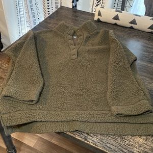 Arie fleece with buttons size medium